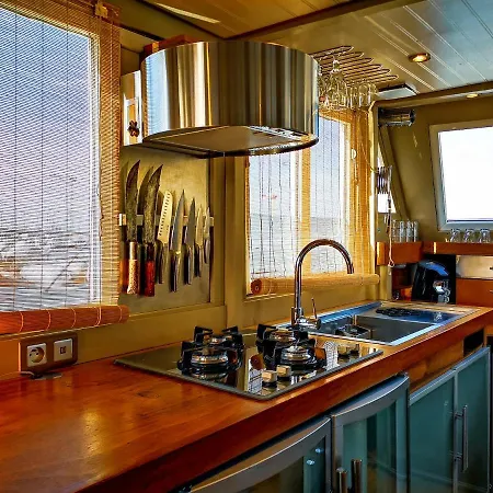 Botel Bateau Love Boat Bordeaux